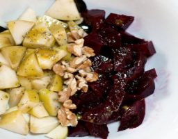 Ensalada de manzana y remolacha