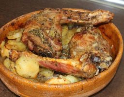 Cabrito asado con hortalizas