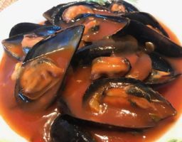 Mejillones con tomates