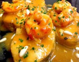 Merluza con salsa de marisco
