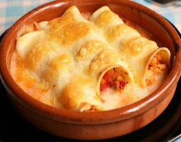 Canelones de atún y huevo duro