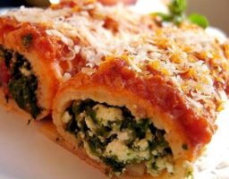 Canelones Rellenos con Ricotta y Espinaca