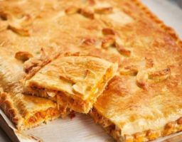 Empanada de bonito en escabeche
