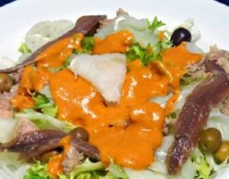 Escarola con salsa romesco o xatonada