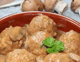 Albóndigas con salsa de setas
