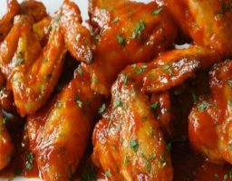Alitas de pollo en salsa