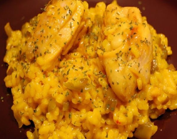 Arroz con pollo y curry
