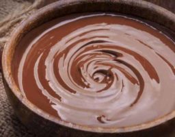 Crema de almendras y chocolate