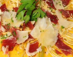 Ensalada de alcachofas crudas