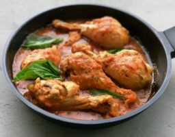 Receta de Muslitos de pollo con tomate