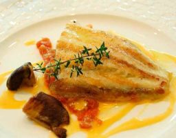 Rodaballo en salsa de azafrán
