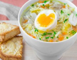 Receta de Sopa de fideos con huevos