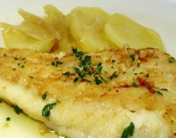 Abadejo a la plancha con salsa
