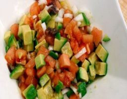 Aguacate con anchoas