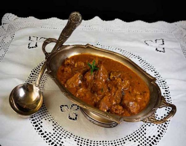 Estofado de corzo al curry