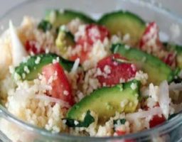 Ensalada de cuscús y aguacate