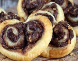 Palmeras de hojaldre rellenas dulces y saladas