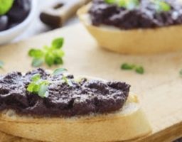 Paté de aceitunas negras