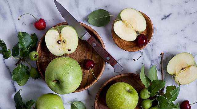 Ensalada de manzana verde con apio