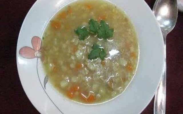Sopa de avena y verduras