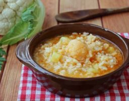 Sopa de Coliflor con Arroz