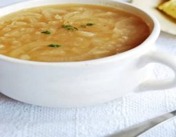 Sopa de cebolla sin pan