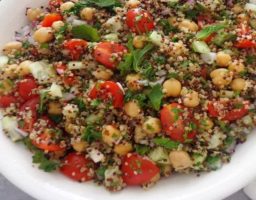 Tabulé con quinoa y garbanzos