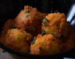 Albóndigas rellenas de arroz