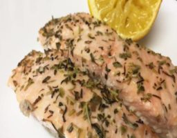 Salmón al horno sin aceite