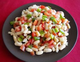 Ensalada de alubias blancas